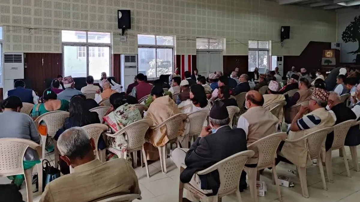 संसदीय दलको बैठक अघि कांग्रेस पदाधिकारीबीच छलफल